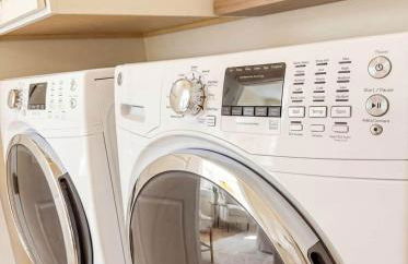 Stunning Lake Views | DART Train | Gym & Pool - Foto 21