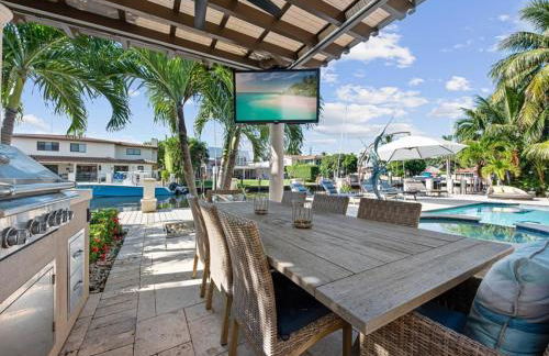 Near the Beach • Pool & Jacuzzi • Waterfront Villa - Foto 15