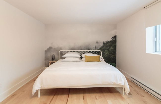 3 Br Luxury & Spacious Apartment in Little Italy - Photo 2