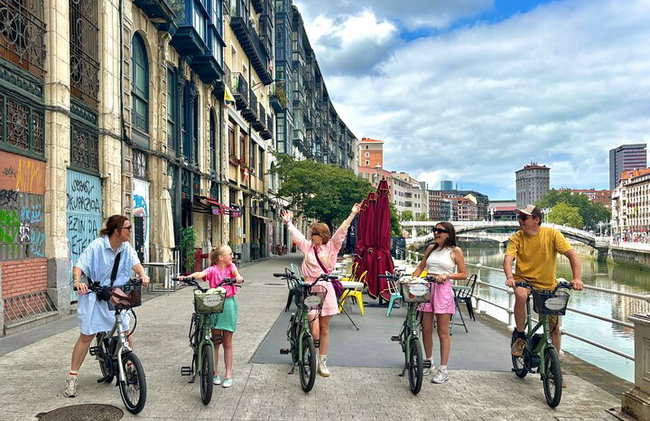 Bilbao Highlights Tour in E-Bike di 3 ore: tour per piccoli gruppi o privato - Foto 9