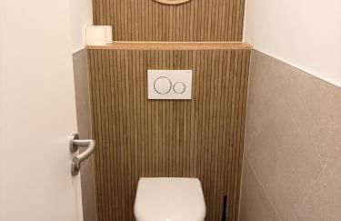 Le salon des voyageurs - Au Cœur de DOLE - Parking GRATUIT à proximité - Foto 15