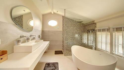 Superbe Mas Provençal rénové avec piscine, billard et climatisation à Paradou - Foto 4, towels, Shower