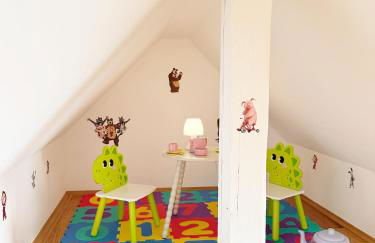 Luxuriöse Ferienvilla mit Garten, Gaming Zone & Netflix - Foto 29