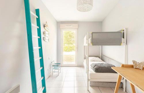 Terrace and garden, close to beaches, heart of town - Foto 11