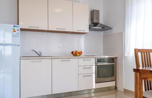 Six-Bedroom Holiday Home In Rogoznica - Foto 26