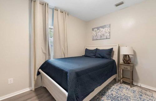 Spacious Country Living with Fishing Lake - Foto 12