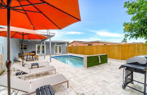 Hidden Gem 4 Bedroom Home with Private Pool & Game Room - Photo 29