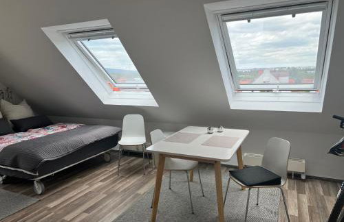 Gemütliche helle Dach-Wohnung in Frankfurt - Foto 4