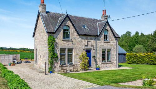 The Laurels - Photo 1