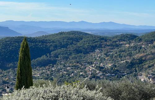 Villa La Genestière - Familienoase und Golfertraum mit Infinity-Pool und 180-Grad-Panoramablick bis zum Meer - Foto 76