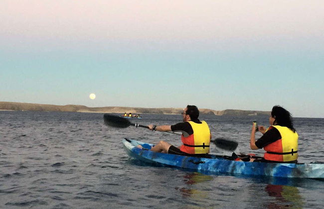 Kayak y snorkel en la playa de Papagayo desde Playa Blanca - Foto 5