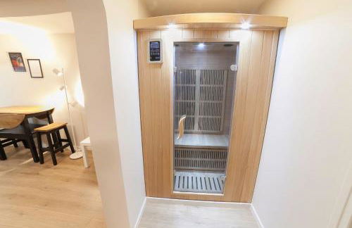 PRESTIGELOC - 3 Studios au Choix - 2 avec Sauna privé gratuit, 1 avec 3 Couchages, Centre-ville - Foto 18