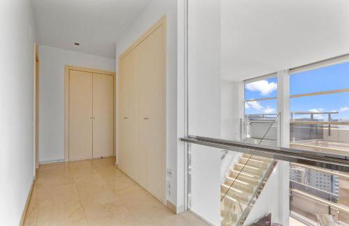 Penthouse Duplex with Epic Views - Photo 26