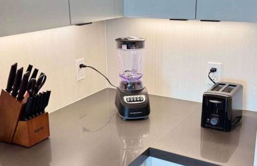 Upscale Escape 10 Min from Disneyland With Pool & Gym - Foto 64