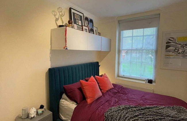 Chic Victorian Flat in Private Estate - Mile End! - Foto 2