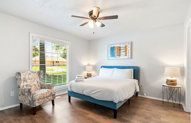 Spacious Retreat 8 Bedroom River - Photo 5