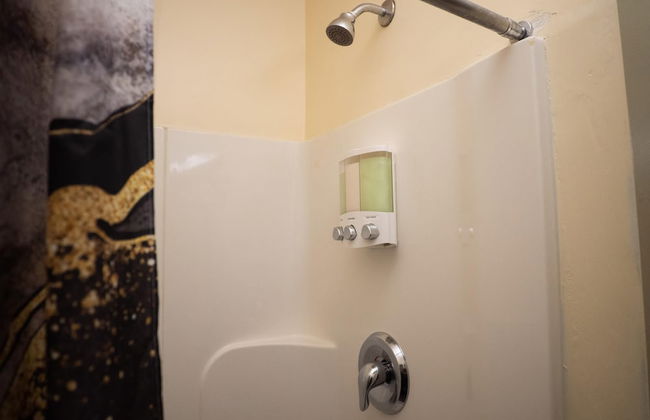 Amazing Downtown Apt Roku TV Walk Everywhere - Foto 18