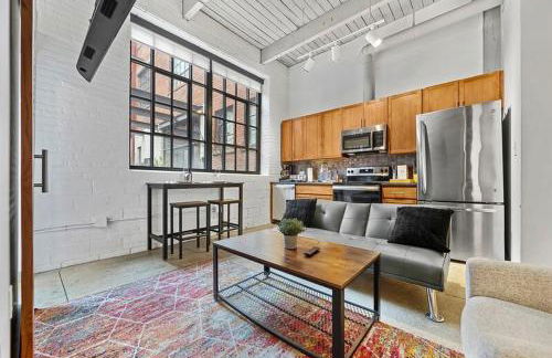 Brooklyn Style Loft l DT l Parking l Cafe - Photo 3