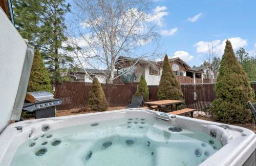 Luxe Bavarian Retreat - in Town with Hot Tub - Foto 32