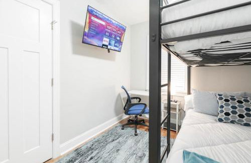 Winston Sleeps 16 - 2 Kitchens - Photo 28