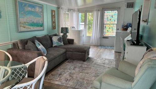 Venice Bungalow - Photo 3