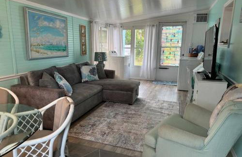 Venice Bungalow - Photo 3