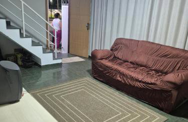 Casa com dois quartos,dois banheiros,sendo um, uma suíte,sala de estar cozinha e garagem - Foto 5