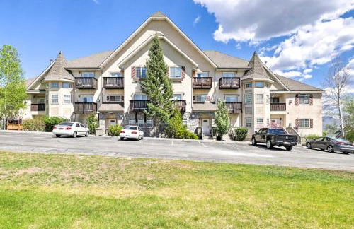 Peaceful Midway Studio with Mountain and Golf Views! - Photo 21