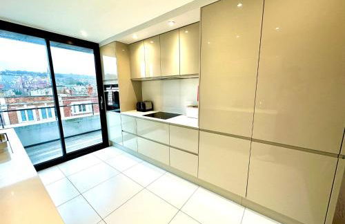 1 Min Walk to the Best Beach! Stunning New 2 Bedroom Apartment - Great Location - FREE Parking - Fast WiFi - Smart TV - sleeps up to 4! Close to Purbeck, Corfe Castle, Sandbanks, Poole & Bournemouth - Foto 11