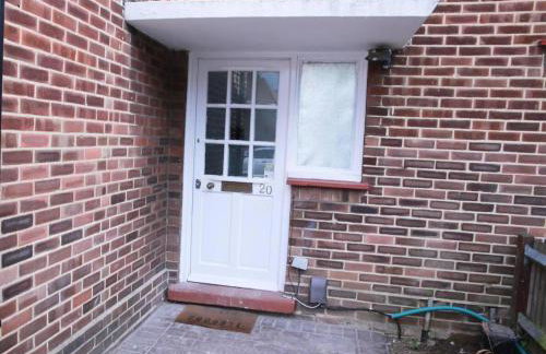 Apartment - Sleeps 2 & Free Parking - Photo 24