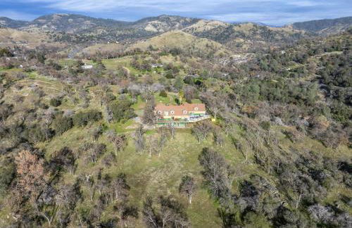 Yosemite Gateway Sleeps 18 - Coarsegold Villa near Bass Lake - Foto 5