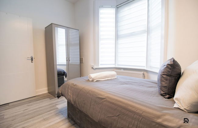 London Apt - Sleeps 4 - Parking - Wifi - Foto 6