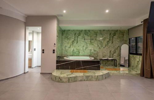 Smaragdi Luxury Jacuzzi Apartment Noho Premium Living - Foto 10