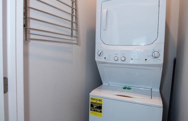 Pet Friendly Modern Zen Studio Retreat W/ Hot Tub! Home by RedAwning - Foto 26