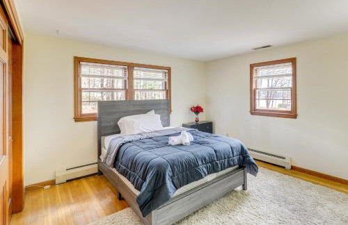 Peek-a-Boo Lake Views and Yard Windham Home - Foto 15