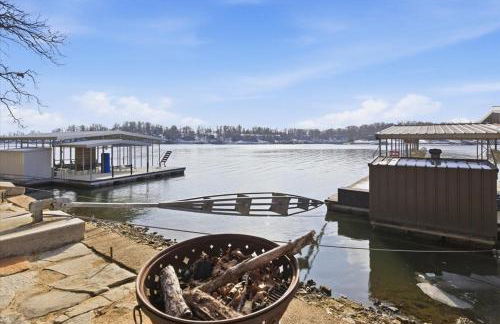 Lakefront Home w/ Private Dock, Slip, Kayaks & Paddleboards at the 7mm - Foto 68