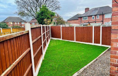 Beautiful and Homely 3 Bed House With FREE Parking So Close To Man City and City Centre - Foto 39