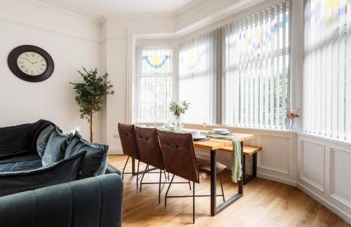 Beech Suite - Private Location with 85 inch Cinema TV & Parking - Foto 2