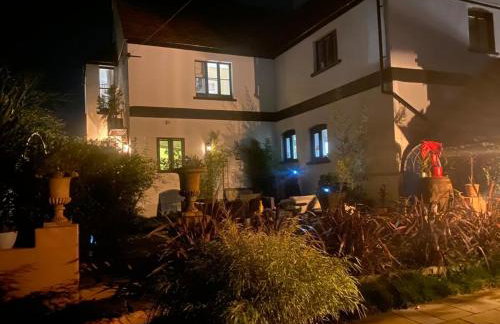 Upper House Stunning Country Home - Photo 12