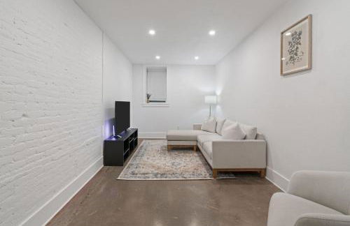 8ft Ceilings Basement Sauna Retreat - Foto 24