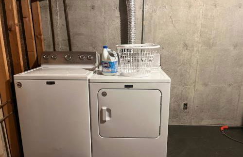 Kings, 75" TV & Backyard Fun - NearWesley - Foto 21