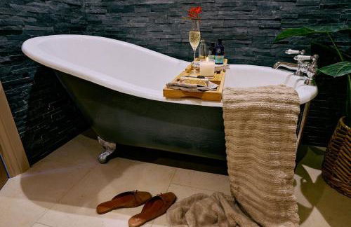 The Shooting Lodge - Photo 11