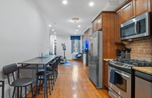 Large Home - Great Location - 15 Minutes to NYC - Foto 44