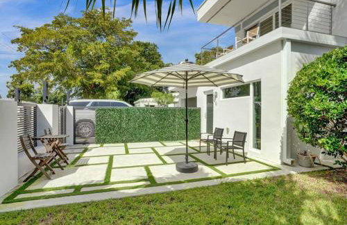 Contemporary 2BR Home with Pool & BBQ Access - Foto 6