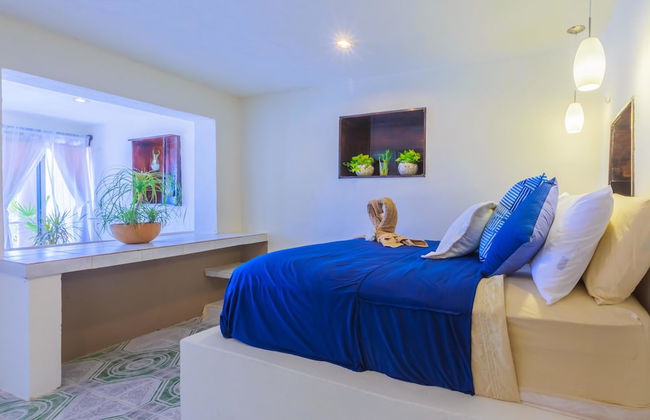 House of Mirrors - Photo 3