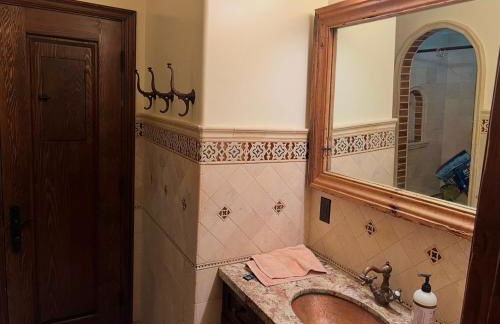 Santa Barbara Spanish Home - Foto 16