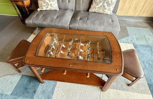 Modern 4BR Home with Wi-Fi & Garage Games - Foto 12