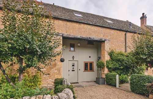 Squirrel Barn - Couples Cotswold Retreat - Photo 2