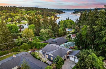 Escape to Gig Harbor’s Most Charming Hideaway - Foto 36