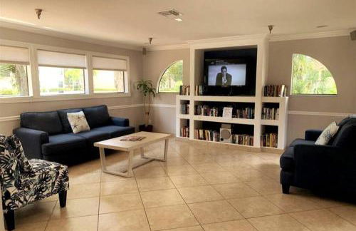 Waterview Oasis Retreat, minutes to Anna Maria Island and IMG - Photo 34